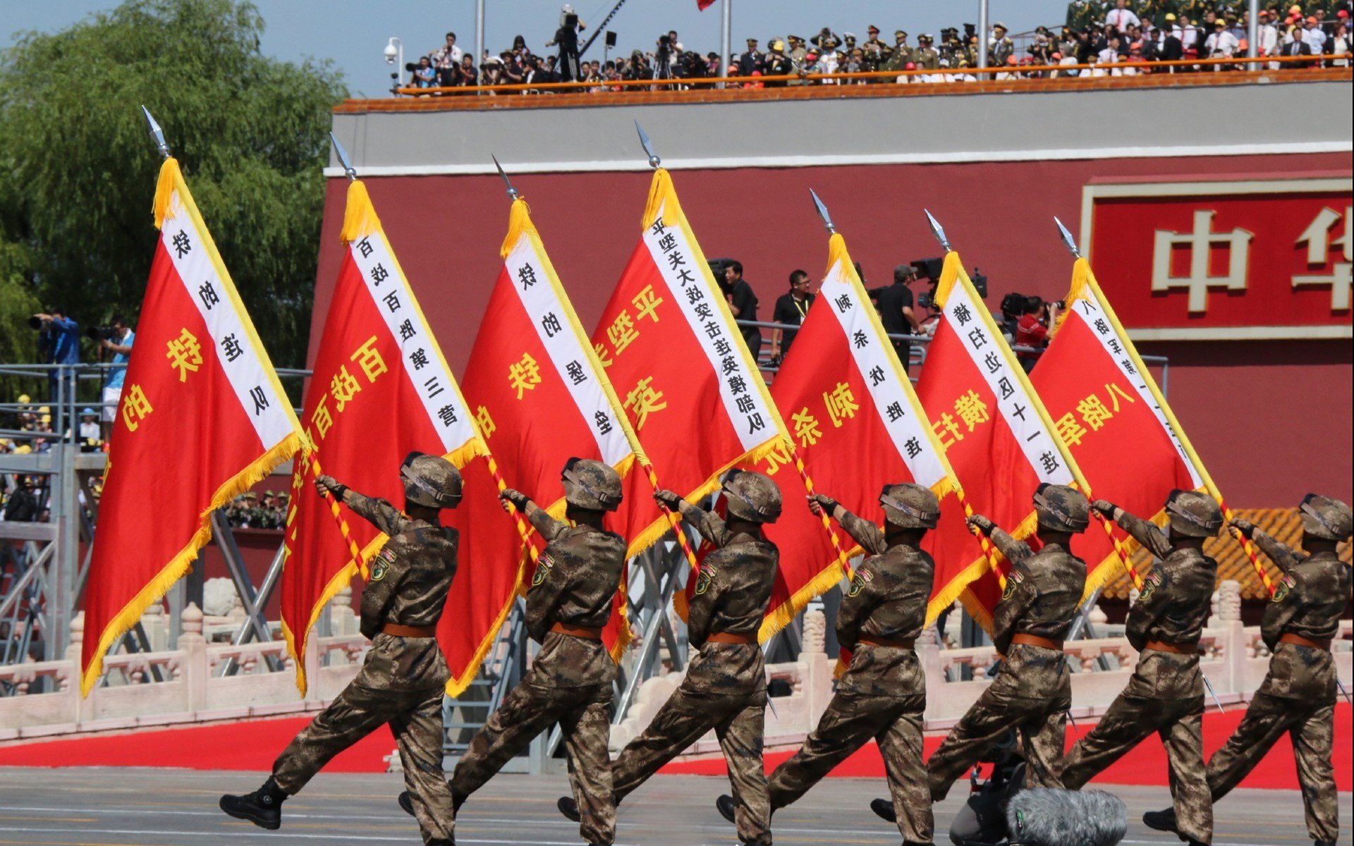 爱游戏app注册-柯尔赞稳步晋级决赛展现潜力，赞达亚·科尔曼采访