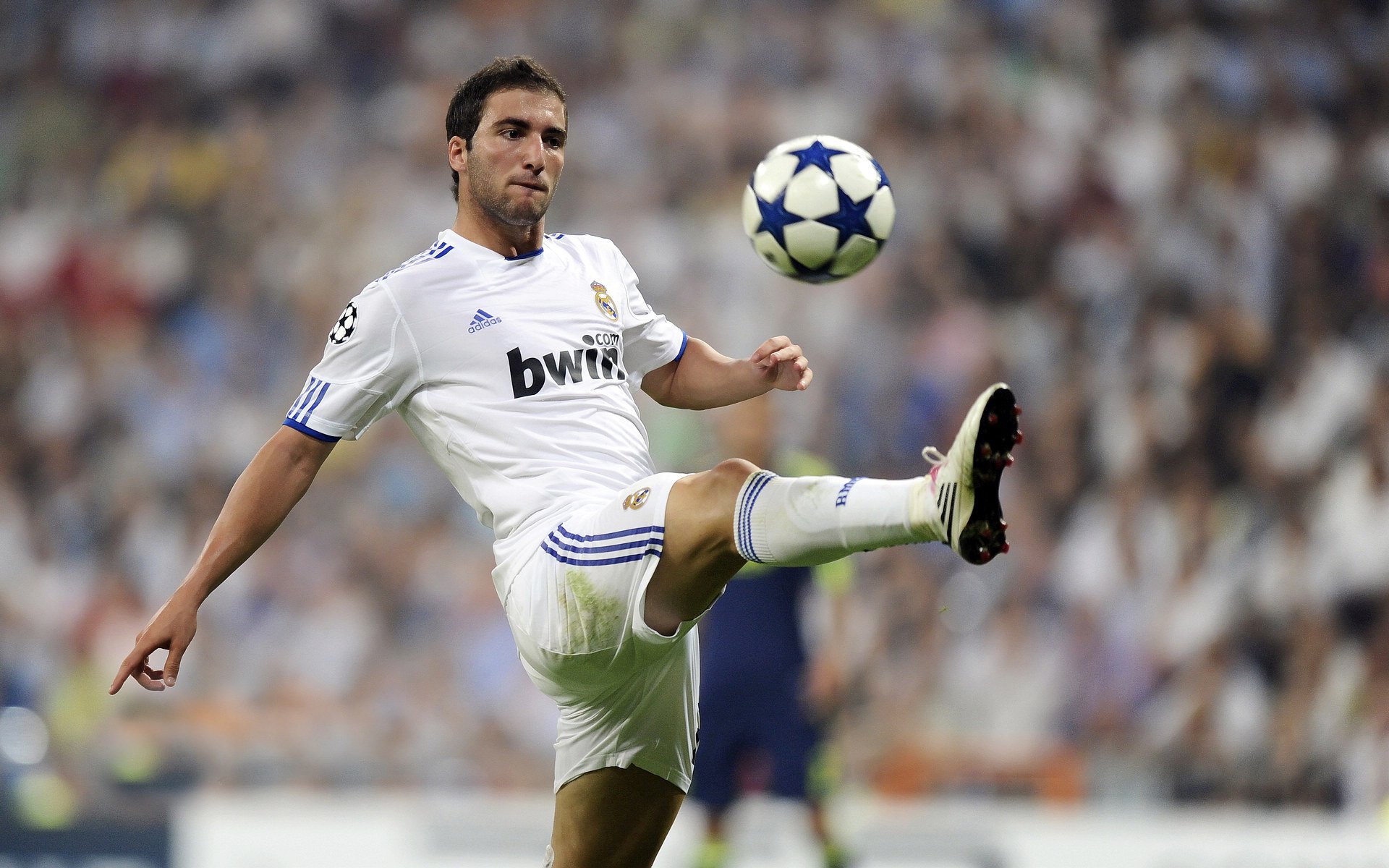 爱游戏体育官方入口-五大联赛神锋争霸！梅罗级球员涌现，金球希望存差异，梅罗nba